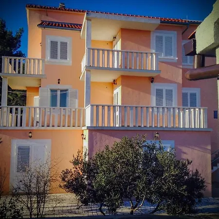 Apartman In With Sea View, Terrace, Air Conditioning, Wi-fi Lumbarda
